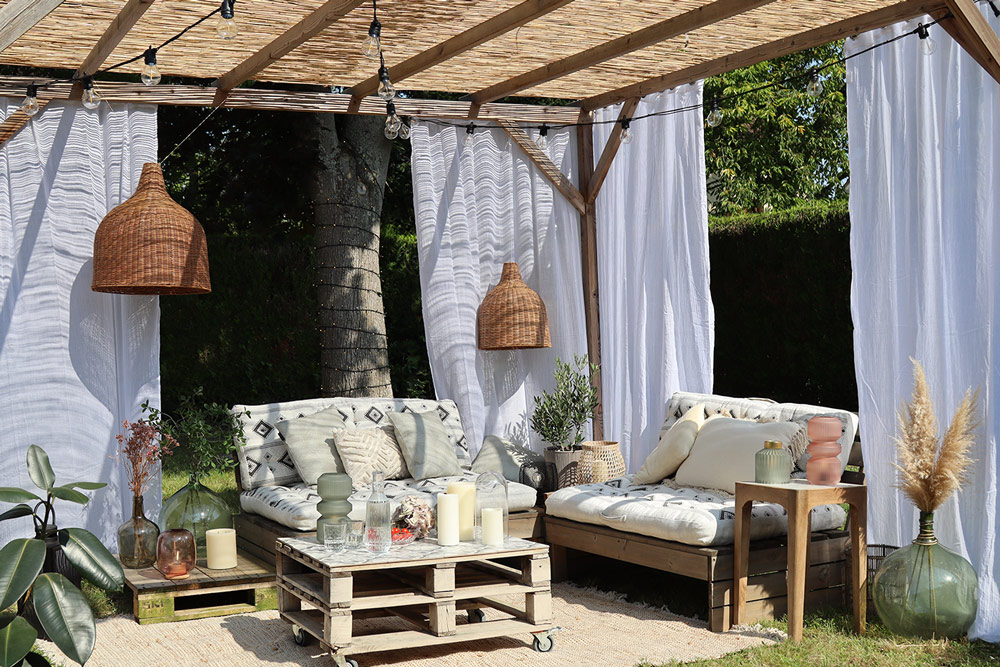 Décoration estivales sous pergola