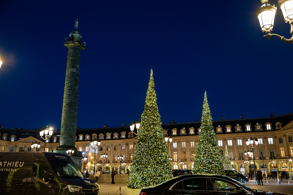 Photo de la Place Vendôme décorée par Festilight